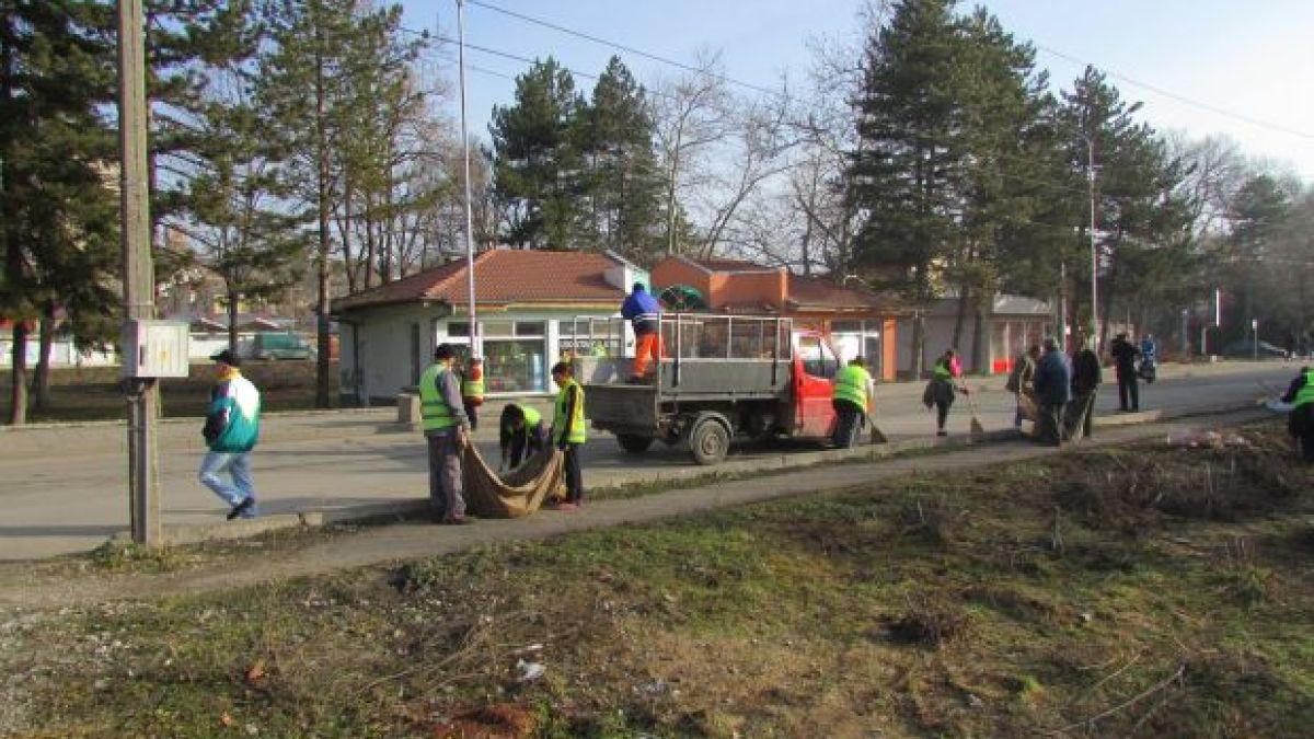За Коледа по новия закон: Вместо глоба - метем улици