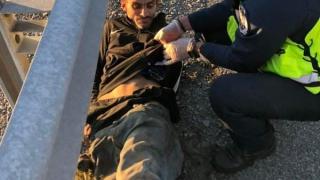 Полицаи спипаха пишман крадец да спи сладко в краден автомобил СНИМКИ 