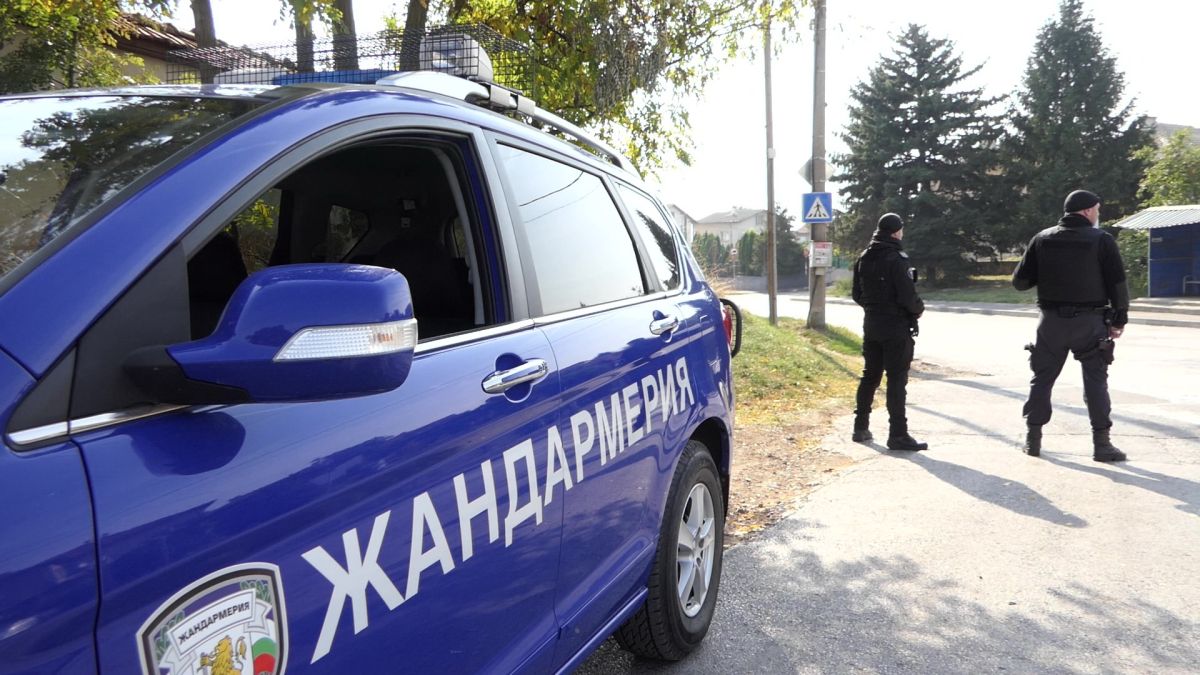 Извънредно: Спецакция разтърси Петричко, тарашат за... СНИМКА