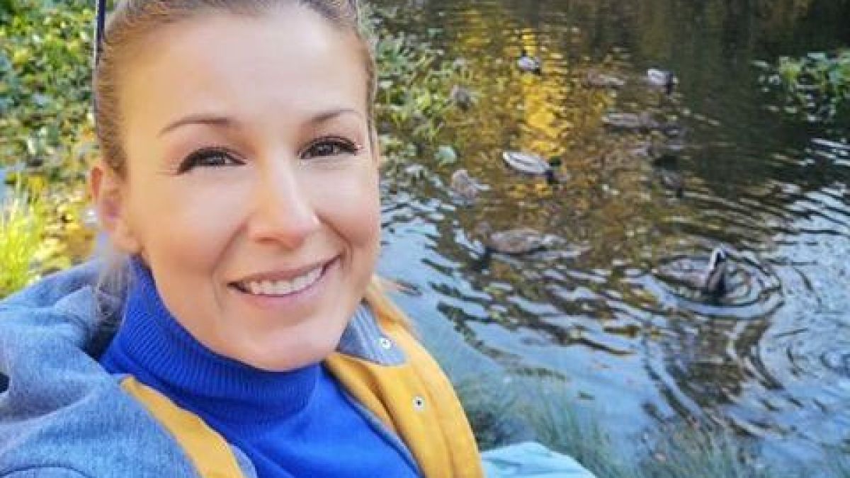 Показа ли бременното си коремче Николета Маданска 