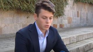 Синът на Милен Велчев връща децата в клас, ето как ВИДЕО  