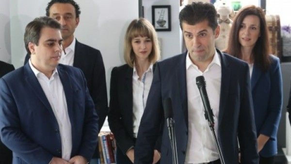 Афера?! Невалидният министър Кирил Петков продава партията