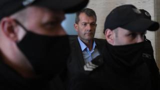 Боян Расате изригна: Долу демокрацията! Не се признавам за виновен!  СНИМКИ
