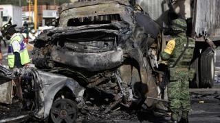15 загинали при зверско верижно меле в Мексико