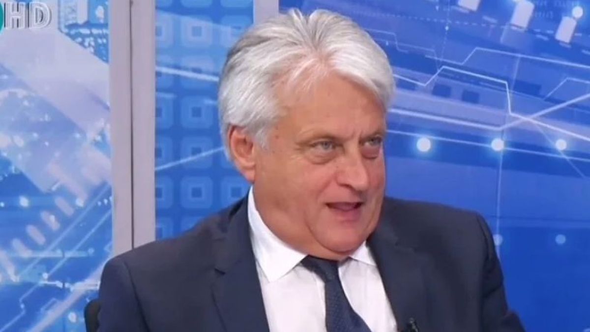 Журналистка съсипа Рашков: Върна МВР във времето на полицейските фуражки, охраняващи държавата на БКП