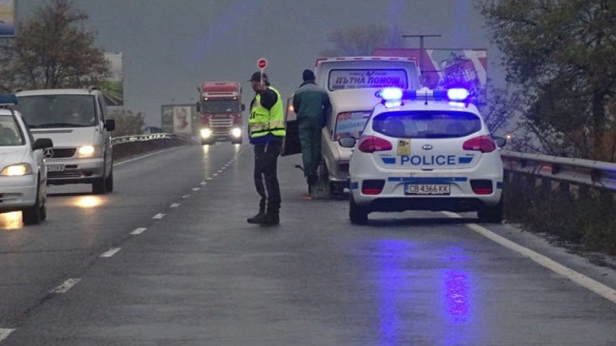 Адско меле край Луковит, двама тийнейджъри са мъртви, а други двама...