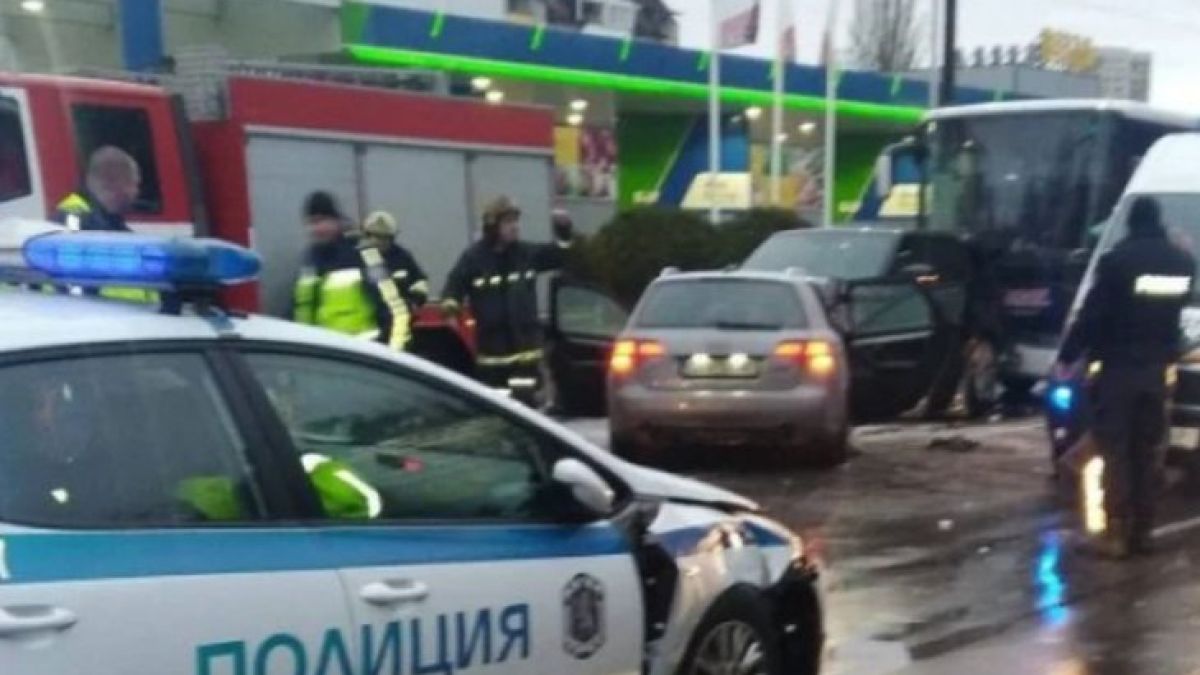 Шефът на автоинструкторите: Майката на момчето, помляло 20 коли, да бъде подведена под отговорност