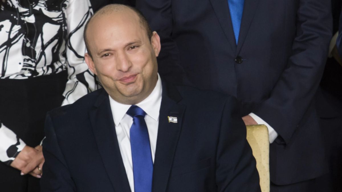 Заключиха премиера на Израел в бункер