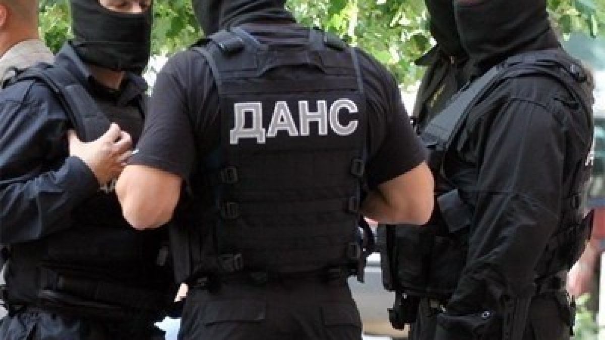 Скандални разкрития за алчния служител на ДАНС, закопчан с рушвет