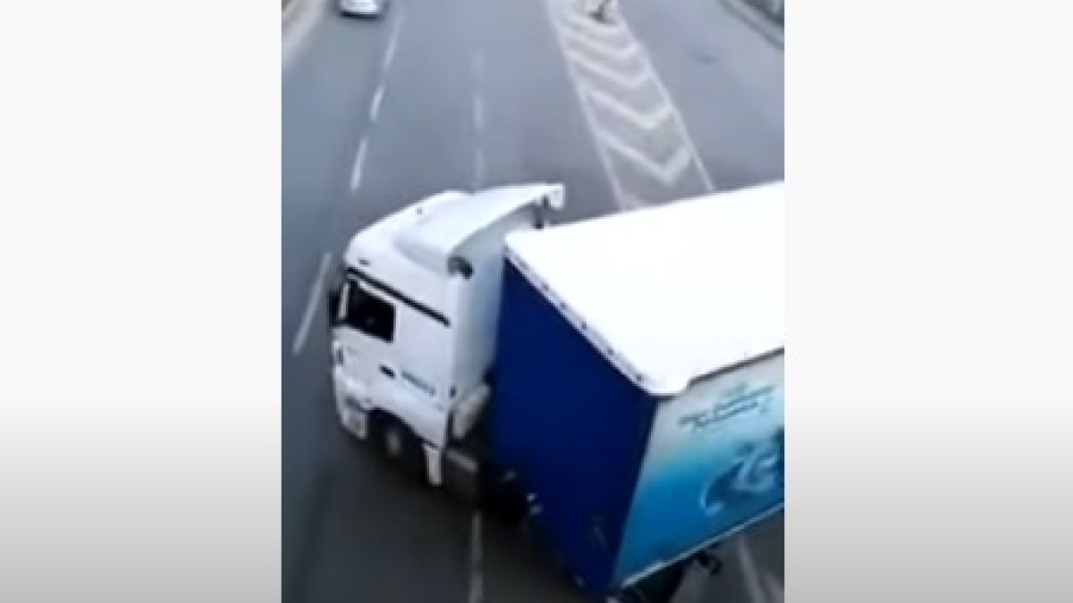 Зрелищни ВИДЕА: Тираджия тръгна да обръща и стана страшно меле