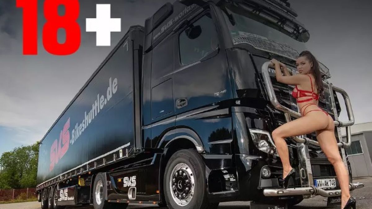 Голи красавици съблазняват в нов автокалендар СНИМКИ 18+