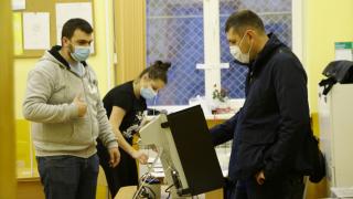 Първи счупени машини и нарушения на изборите