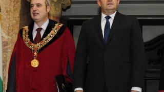 Ожесточена битка между ИК на Радев и Герджиков