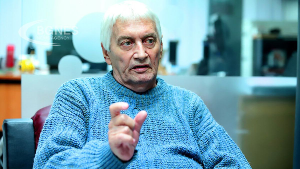 Писателят Владо Даверов: С шмекера Радев няма да има промяна