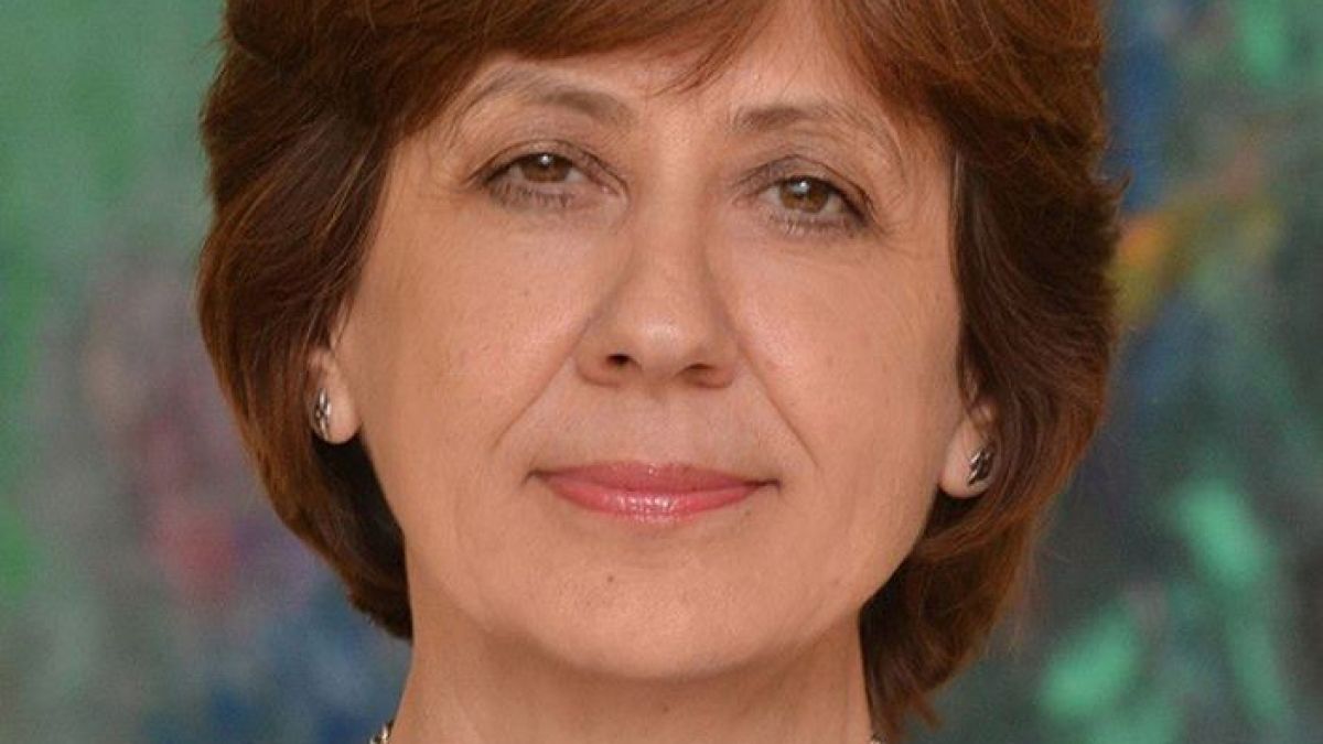 Ренета Инджова: Сега вече идва страшното - лъчезарно, усмихнато, радостно!