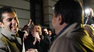 Радев се фука на дебата колко е твърда позицията му, а в Скопие вече ликуват, че и външен министър ни назначават