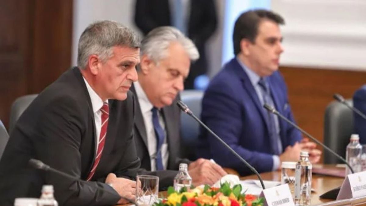Колко и кои служебни министри влизат в редовния кабинет 