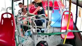 Бандит тръгна да обира пътници в рейс, но му се случи случка