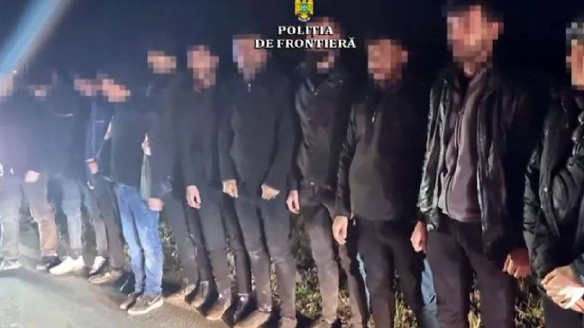Мигранти прекосиха с лодка Дунава, а на румънския бряг... ВИДЕО 