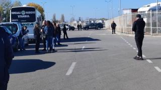 Българка на прибиране от Турция: Безумие и скандал! Полицията не ни пуска заради изборите, опашката е километрична СНИМКИ