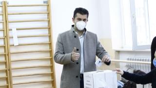 Какво правят сега хората, гласували за Петков?