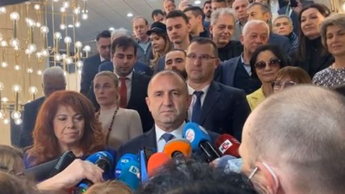 Илияна Йотова изненада с думи за покойните Стефан Данаилов и баща й ВИДЕО