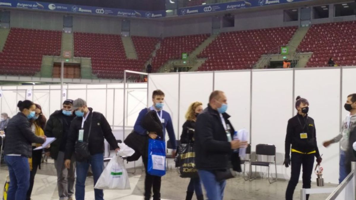 Ето какво се случва в "Арена Армеец" след края на изборния ден СНИМКИ 
