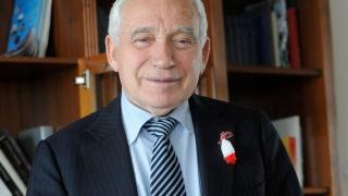 Петьо Блъсков с писмо до отвъдното до Желю Желев заради победата на Радев