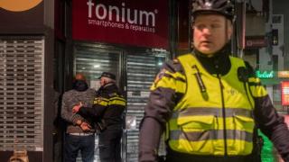 Европа пламна от протести срещу К-19 мерките ВИДЕО