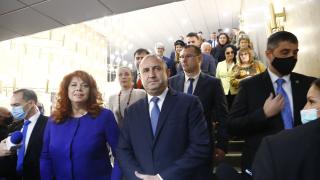 Това ли е невралгичната причина Радев да бави свикването на НС