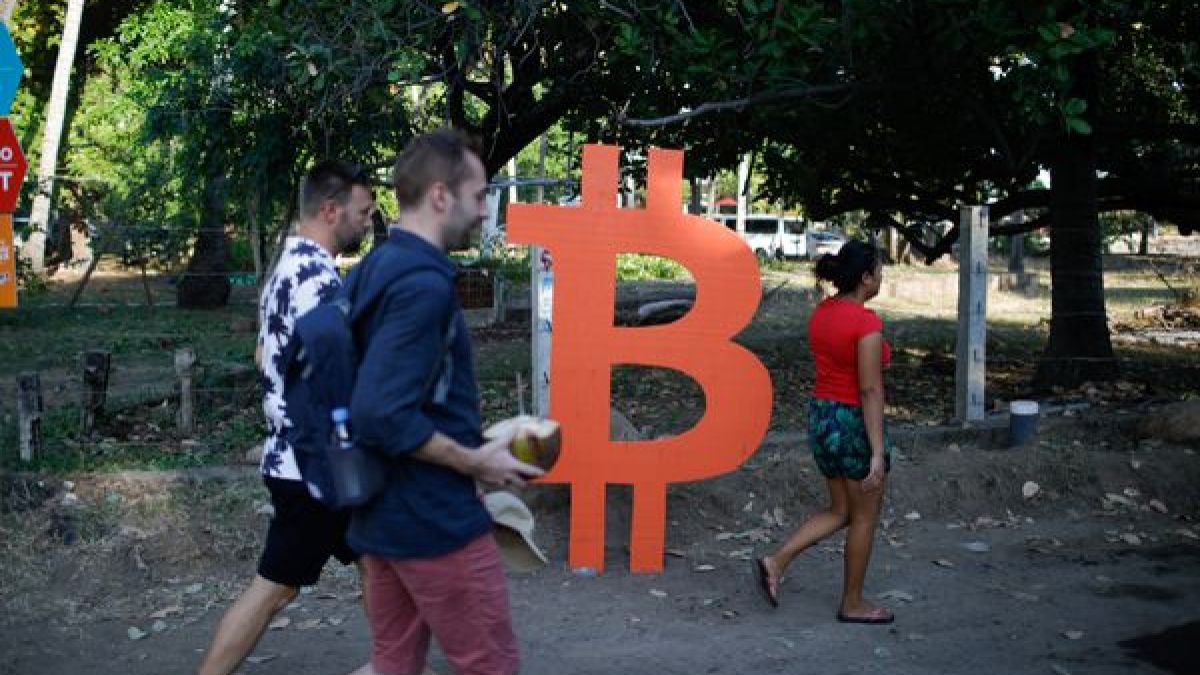 Eл Caлвaдop щe cтpoи пъpвия в cвeтa "Битĸoйн гpaд" зa $1 милиapд СНИМКИ
