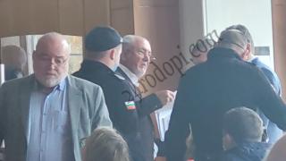 Страшен скандал! Изгониха Местан от съда, ето защо СНИМКА