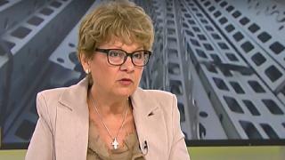 Комитова се закани да уволнява заради трагедията с изгорелия автобус