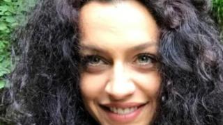 Хубавата Елена, убита от кандидат-депутата в Хага, предрекла смъртта си! Първа СНИМКА