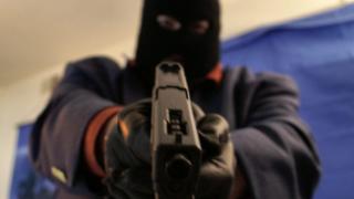 Въоръжен грабеж в хипермаркет в София!