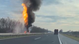Нов огнен ад на магистрала: Взриви се цистерна ВИДЕО