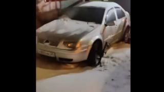 Зрелищни ВИДЕА: Вижте как ефектно отмъстиха на нагло паркирал шофьор