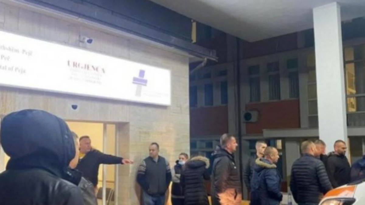 Ужас в Косово: Стреляха по автобус с ученици, две деца и шофьорът убити ВИДЕО