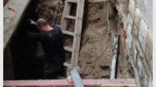 Бизнесмен вбеси пловдивчани: Прокопа си тунел под Главната на Пловдив СНИМКИ