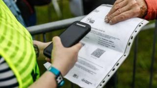 Въвеждат глоба за отказ от ваксинация в страна от Европейския съюз