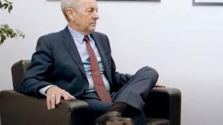 Как бедното момче от предградие на Манчестър се превърна в милиардер