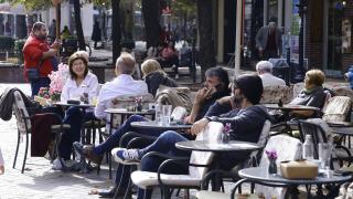 От СЗБ и БАЗ отговориха на министъра на Туризма, искат ѝ оставката заради...