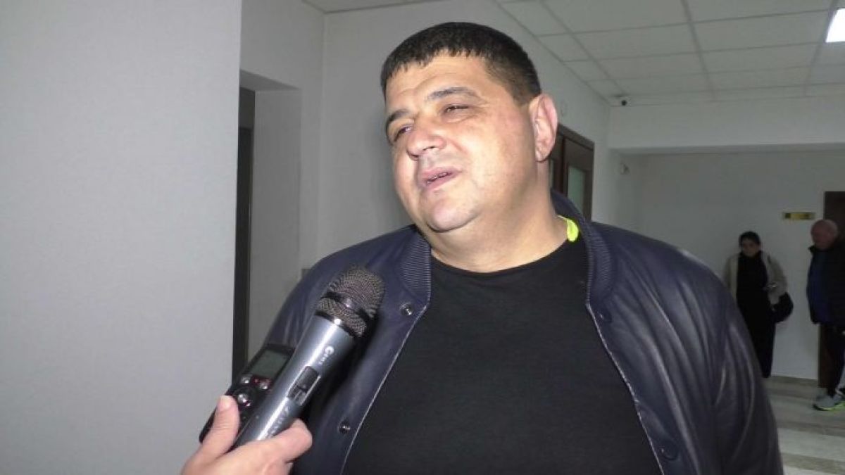 Ваучер за почивка за всеки ваксиниран в Забърдо, но хората се страхуват, че ще ги чипират ВИДЕО