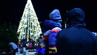Малко празнично чудо в София, всички се радват ВИДЕО