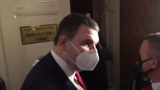 Пеевски на провокация от bTV: Ако искате да ви отговарям, не ми задавайте въпросите на Прокопиев