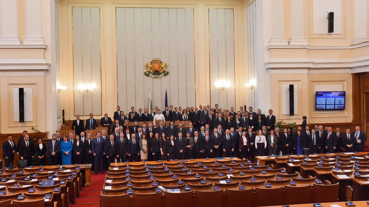 Ето коя партия бойкотира общата СНИМКА на НС