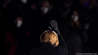 Меркел се оттегля от канцлерския пост с достойнство