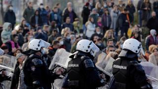 Хиляди сърби отново блокираха магистралите в страната ВИДЕО