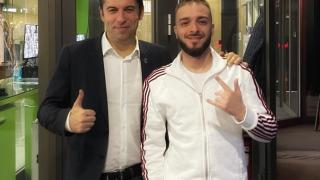 Култова СНИМКА на Криско и Кирил Петков разбуни мрежата