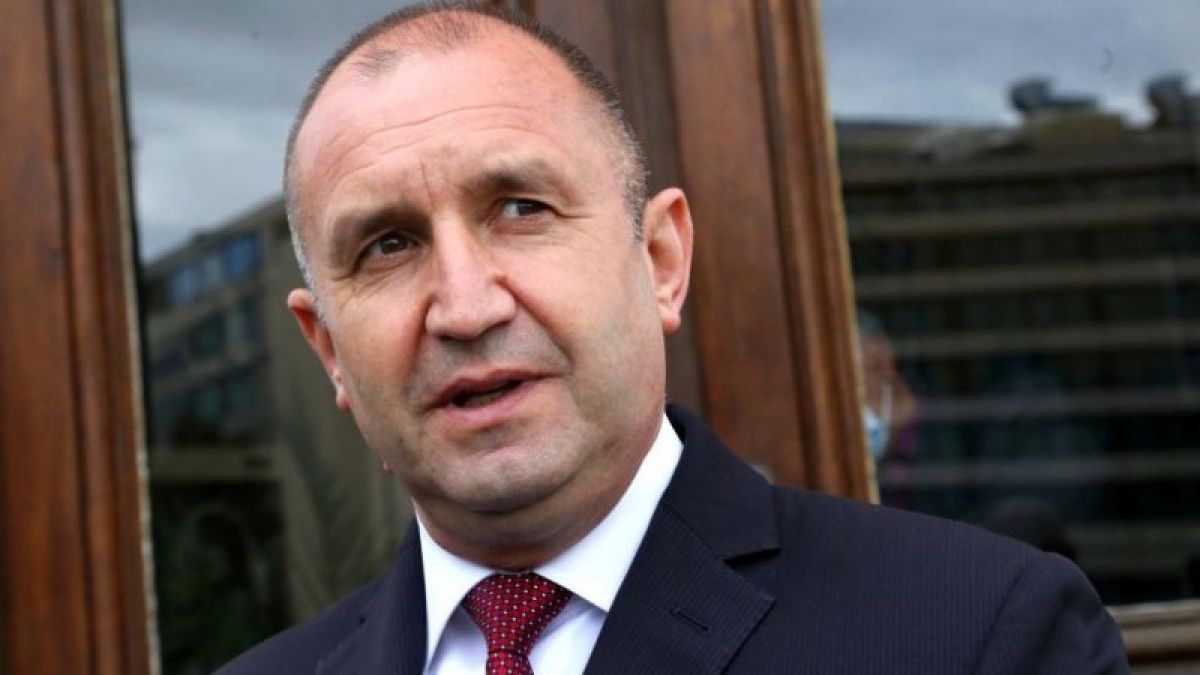 Заговорът е разкрит: Ето как Радев и Слави са прецакали Нинова за шеф на парламента 